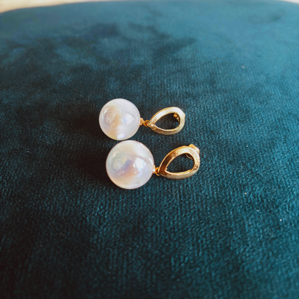 Drop Pearl Earring